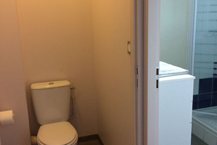 Room 11 of 29