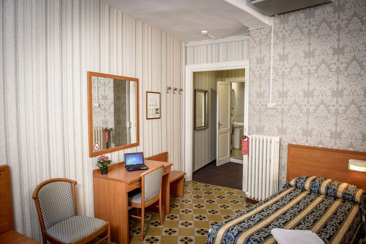 Room 10 of 54