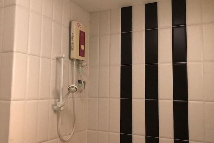 Room 13 of 21