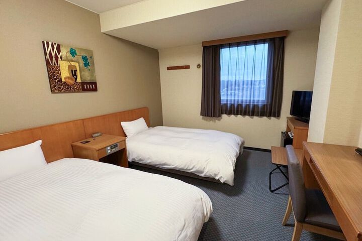 Room 4 of 19