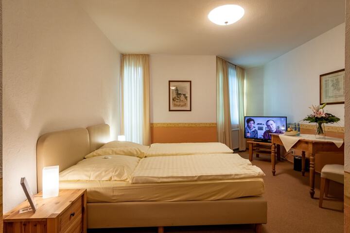 Room 69 of 283