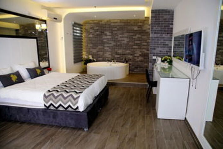 Room 18 of 46