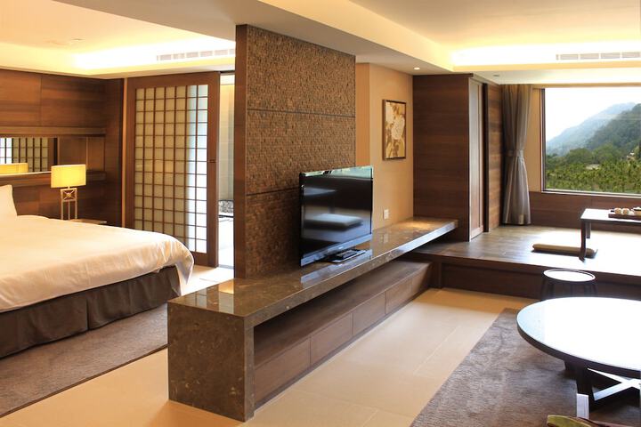 Room 10 of 123