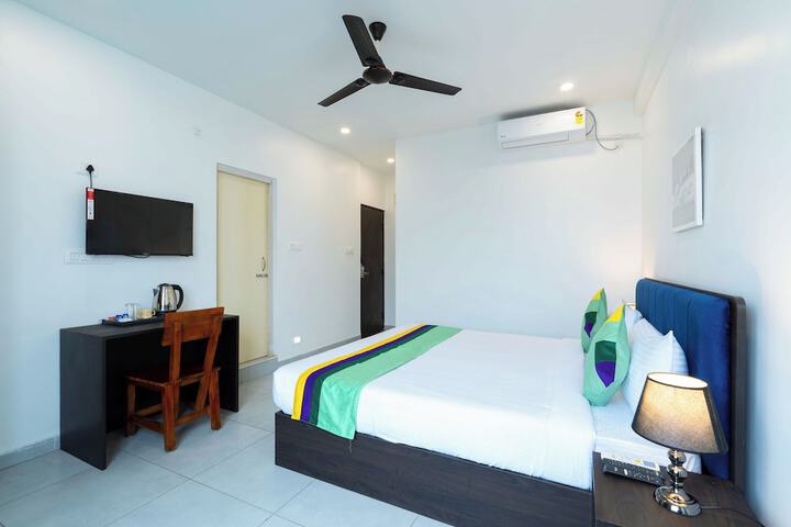 Room 12 of 27