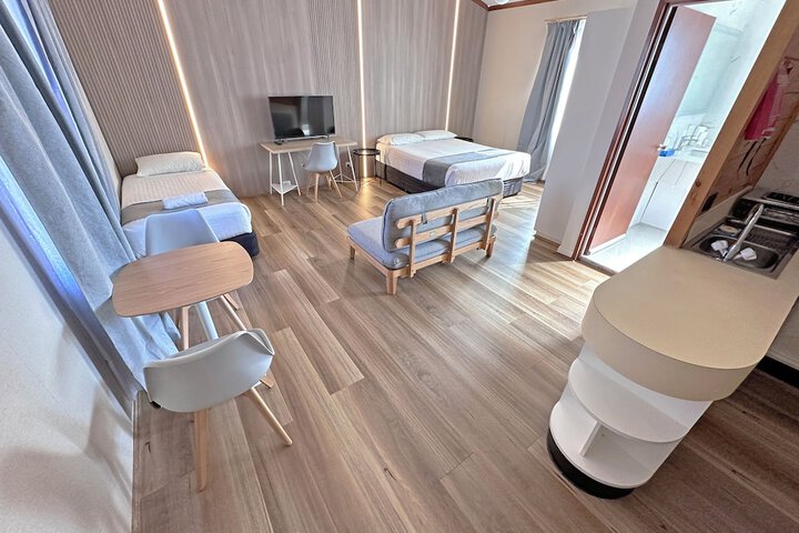 Room 3 of 49