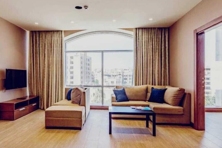 Room 14 of 36