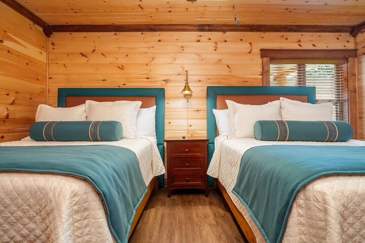 Superior Room 1 Queen Bed (92 of 168)