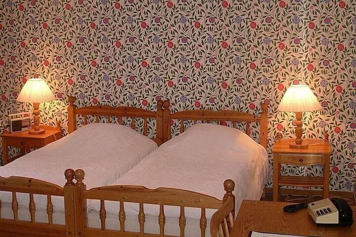 Room 7 of 25