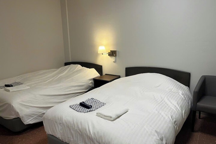 Room 3 of 5