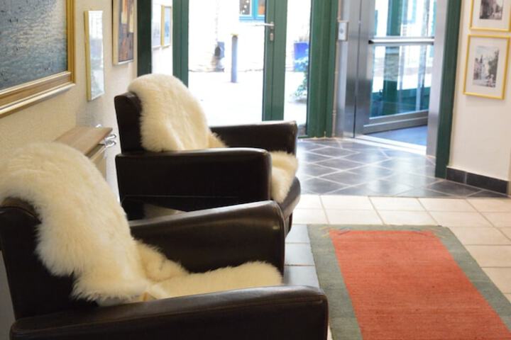 Guest Lobby