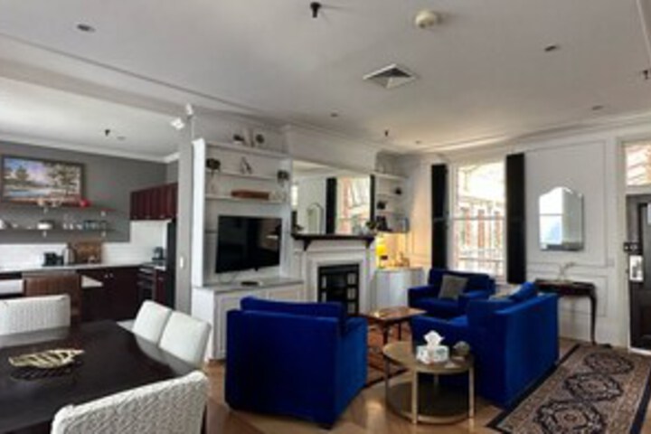 Room 220 of 318