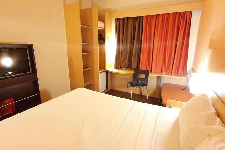 Room 12 of 59