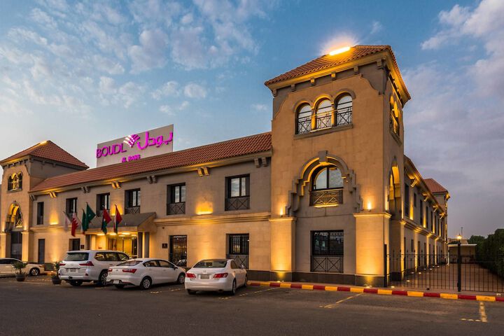 Front of property - evening/night