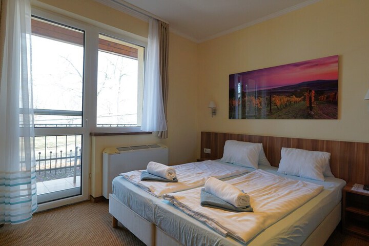 Room 10 of 88