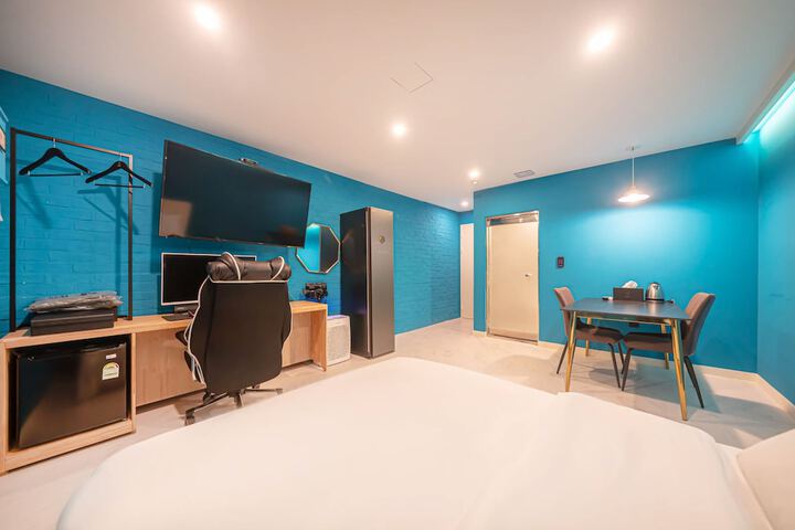 Room 22 of 57