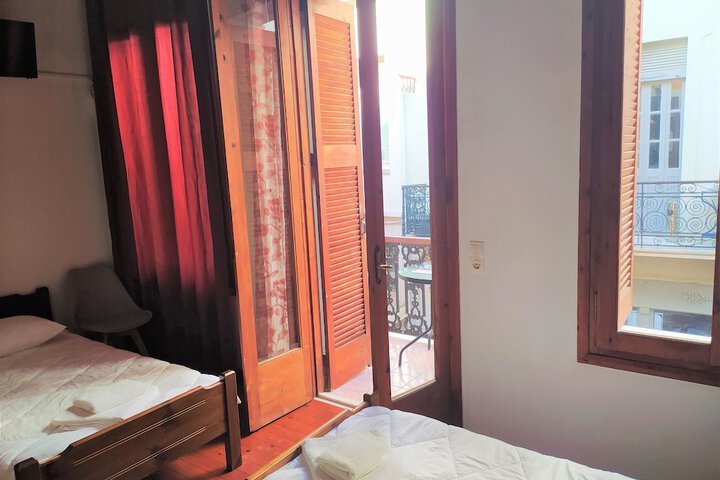 Room 6 of 40