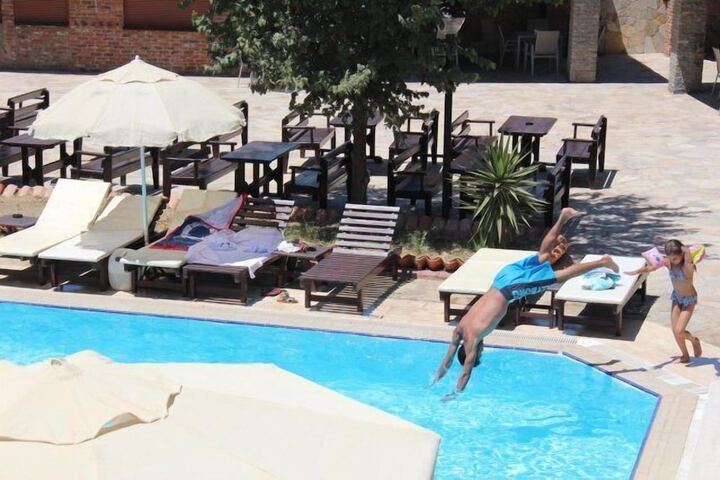 Pools & Facilities