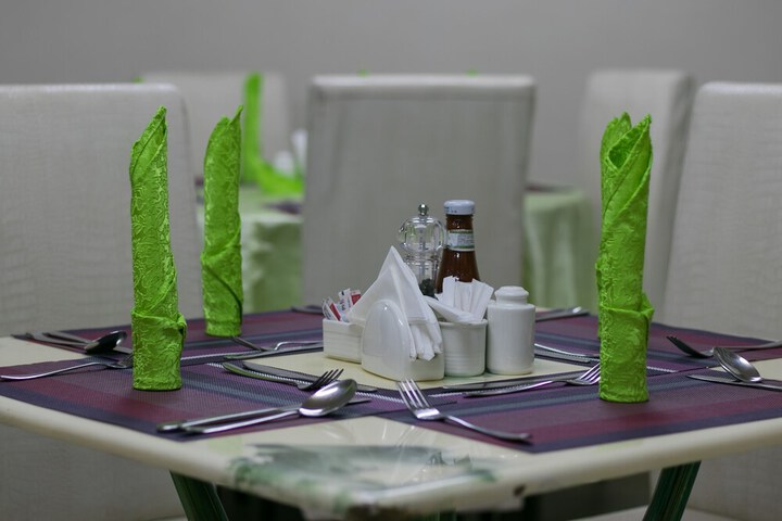Dining 27 of 49
