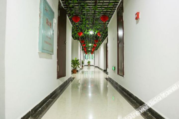 Hotel Interior 10 of 43
