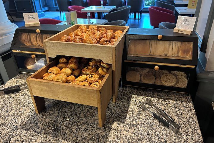 Breakfast/Coffee Service 112 of 190