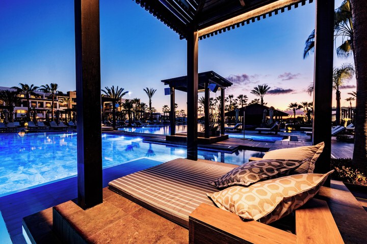 Hotel Pool