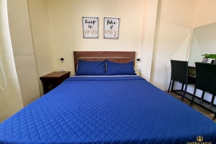 Room 6 of 38