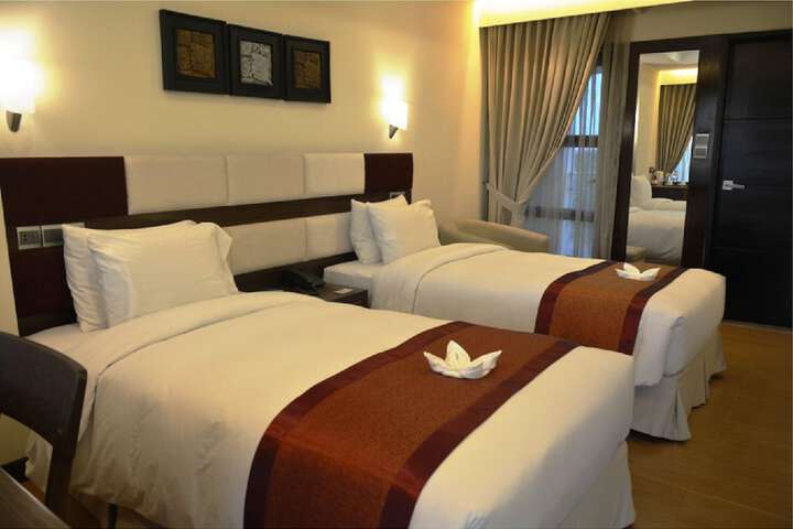 Room 10 of 36
