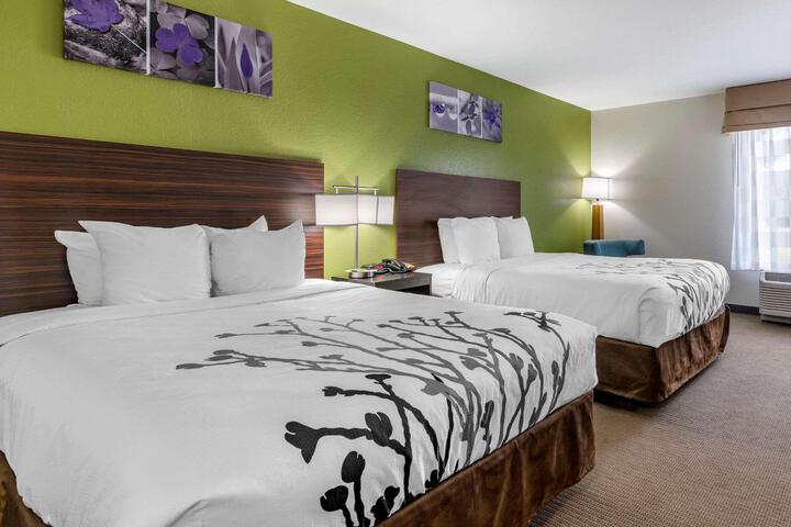 2 Queen Beds (8 of 8)