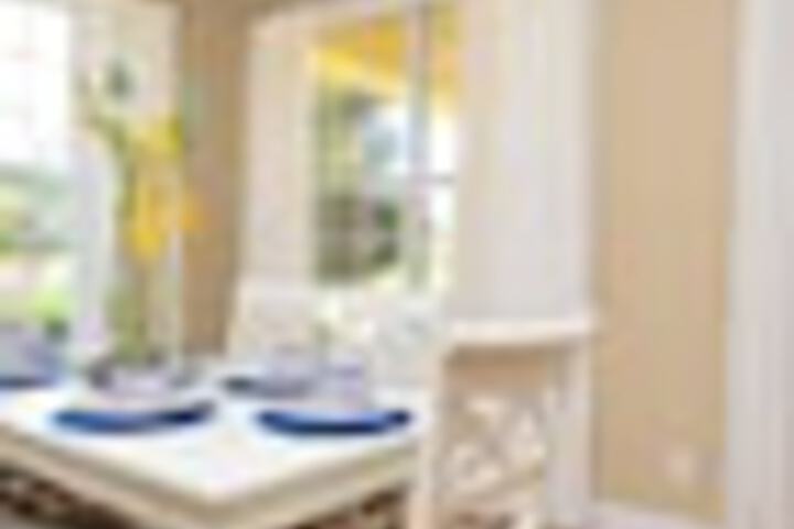 Dining 74 of 108