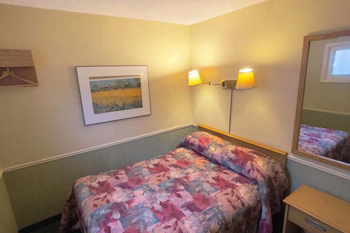 Room 11 of 31