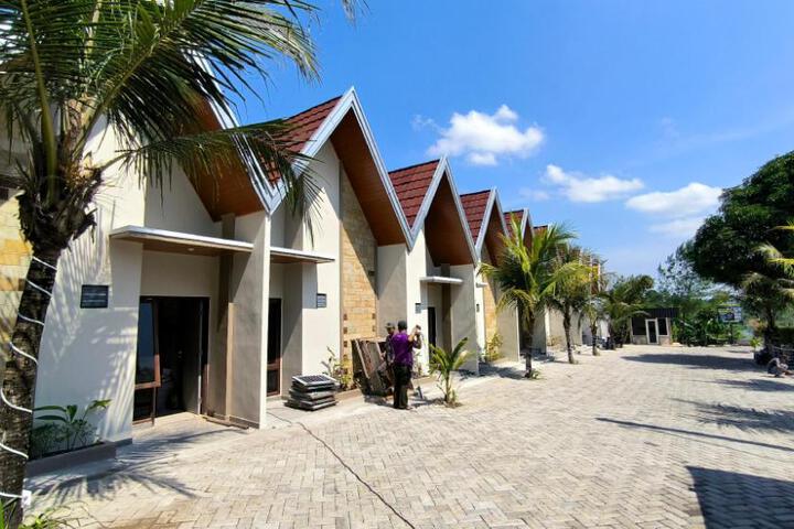 BERINGIN VIEW HOTEL & RESORT