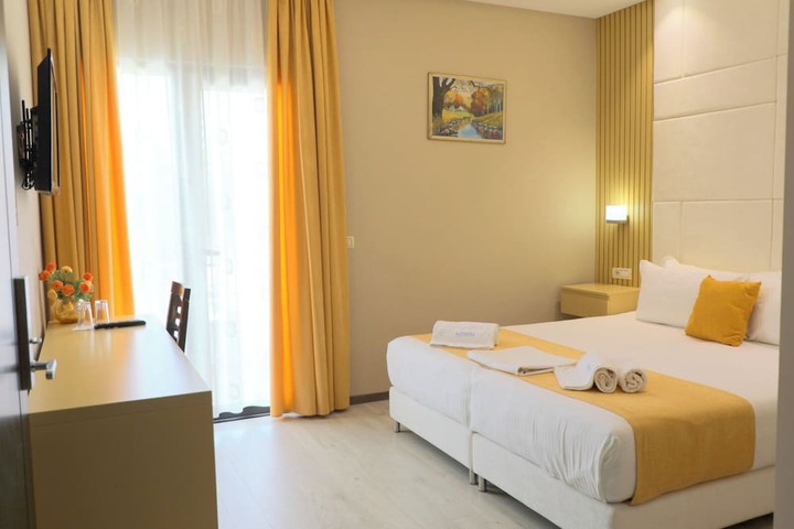 Room 7 of 49