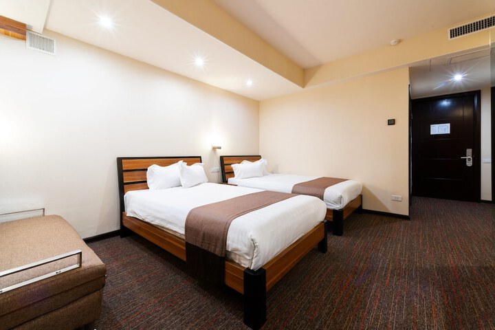 Room 17 of 41