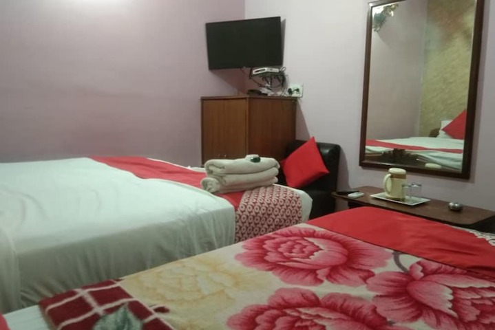 Room 12 of 17