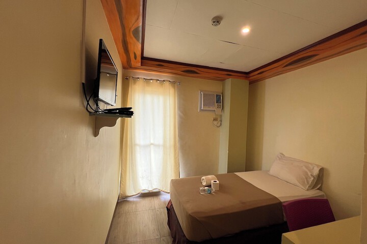 Room 14 of 26