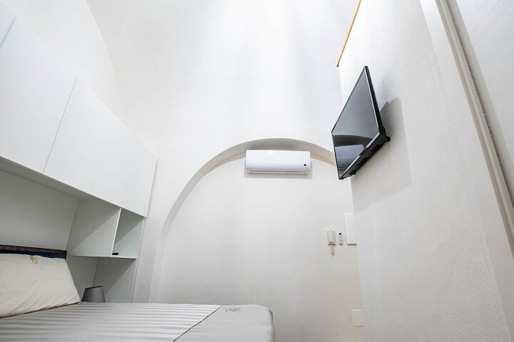 Room 7 of 24