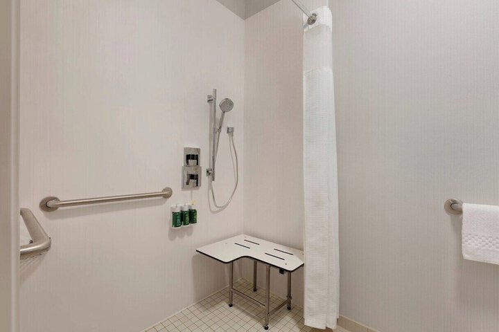 Room 18 of 36