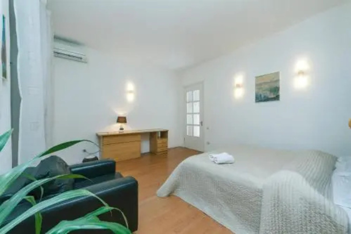 Room 4 of 14