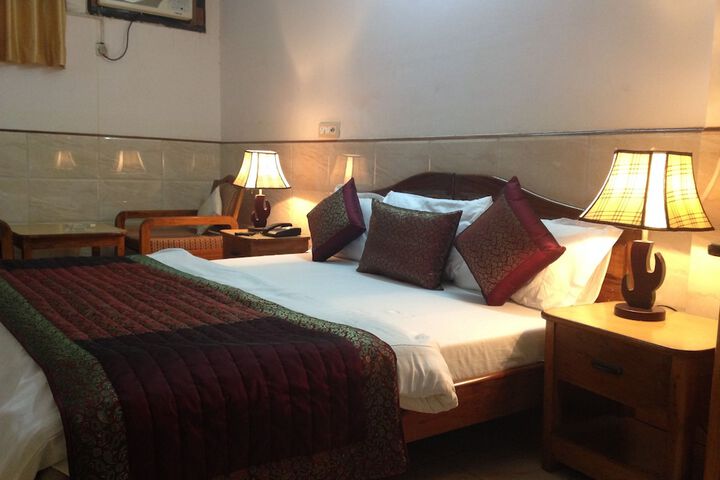 Room 6 of 20