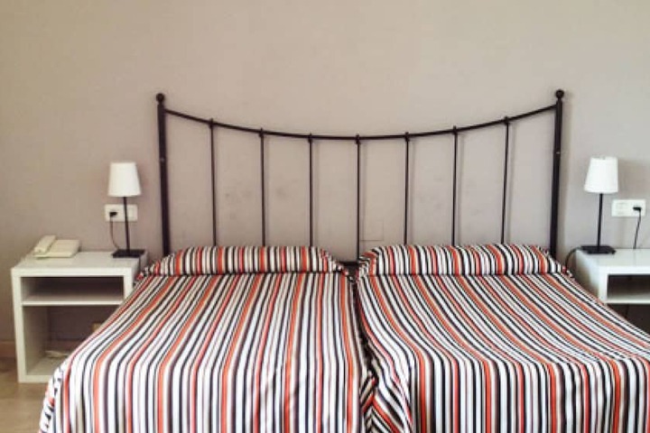 Room 16 of 104