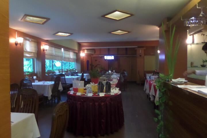 Dining 5 of 5