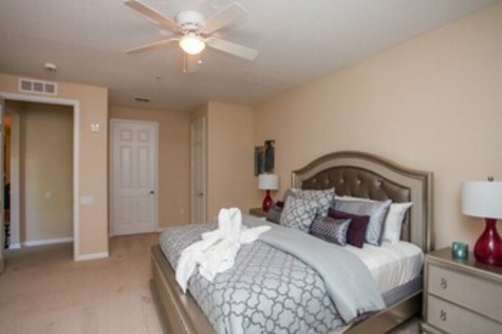 Room 3 of 78