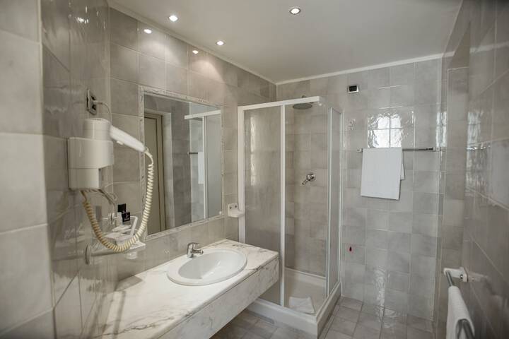 Clean Restrooms