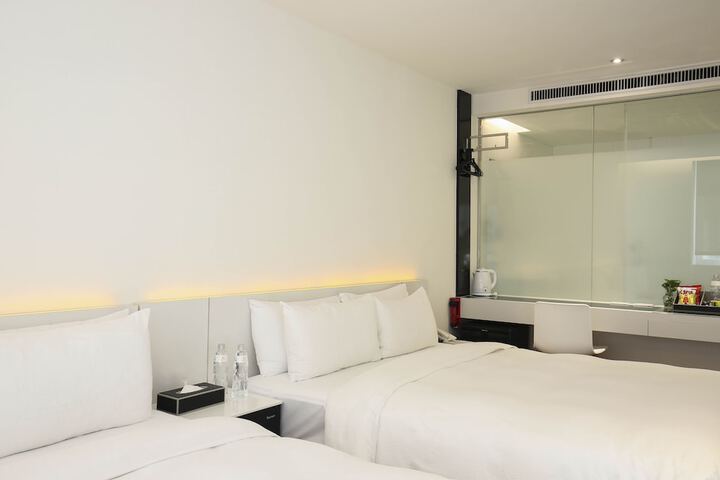 Room 9 of 45