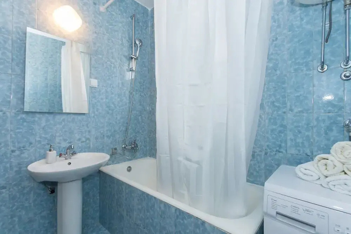 Room 10 of 21