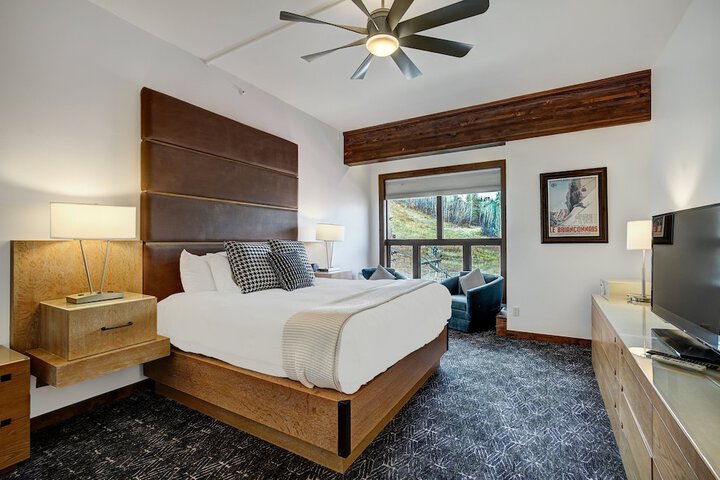 Room 2 of 36