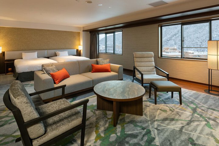 Room 10 of 76