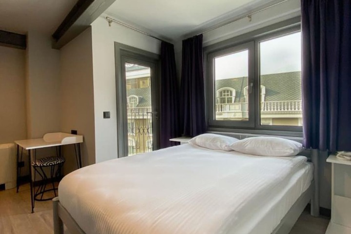 Room 7 of 20