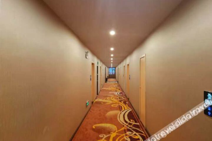 Hotel Interior 4 of 14