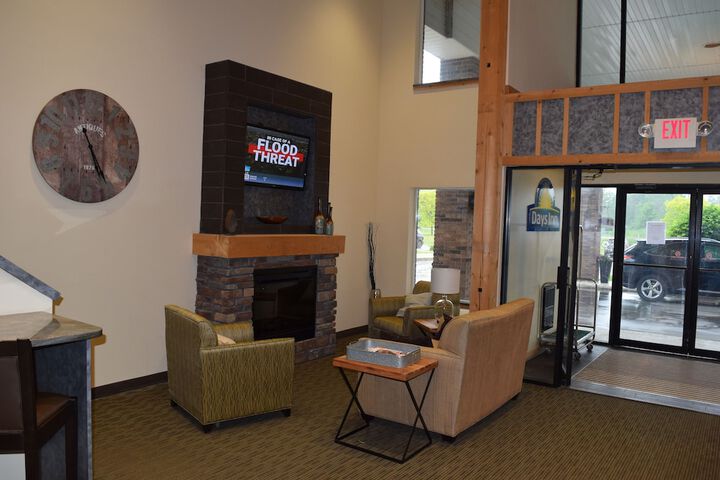 Entrance & Lobby